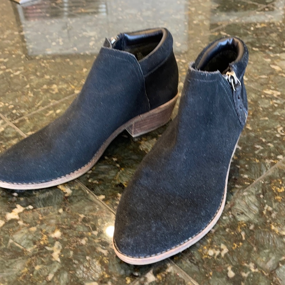 Women’s black Swede boots